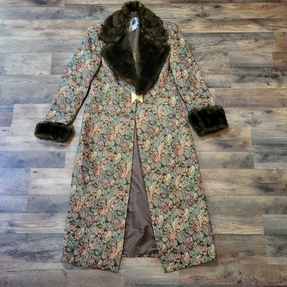 Vintage KB Stella Louise Roy Rose Floral Tapestry Removable Faux Fur Coat 10 - Picture 1 of 11